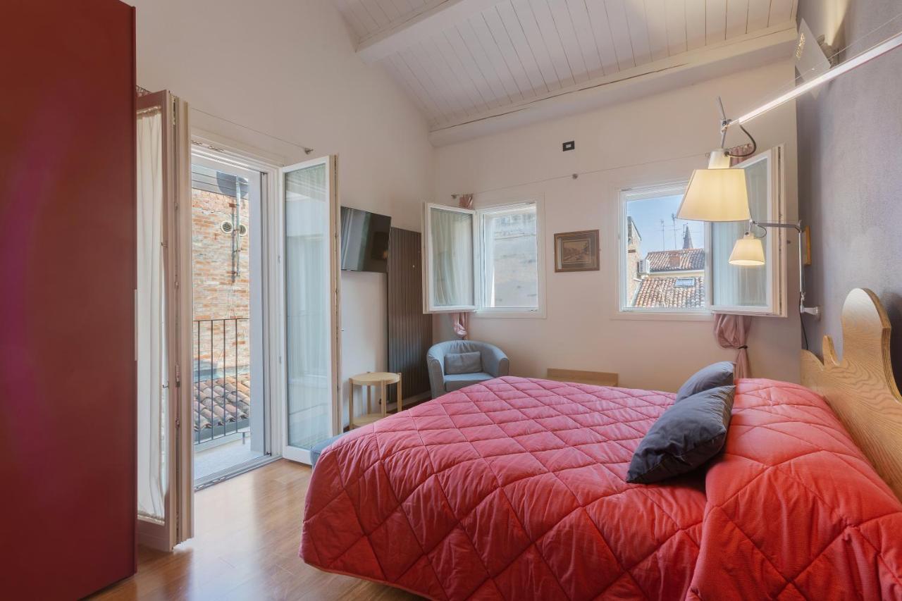 Malagigi Guest House Ferrara Eksteriør billede